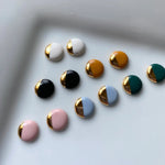 WHITE CIRCLE STUD EARRING