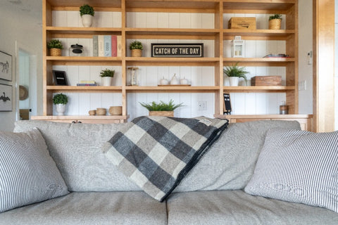 MacAUSLAND WOOLEN THROW/BLACK CHECKER